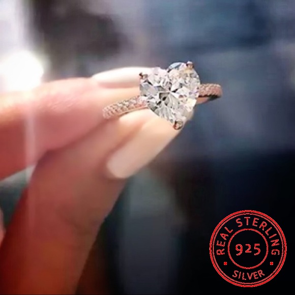925 Silver Heart Diamond Ring - Picture 2 of 9